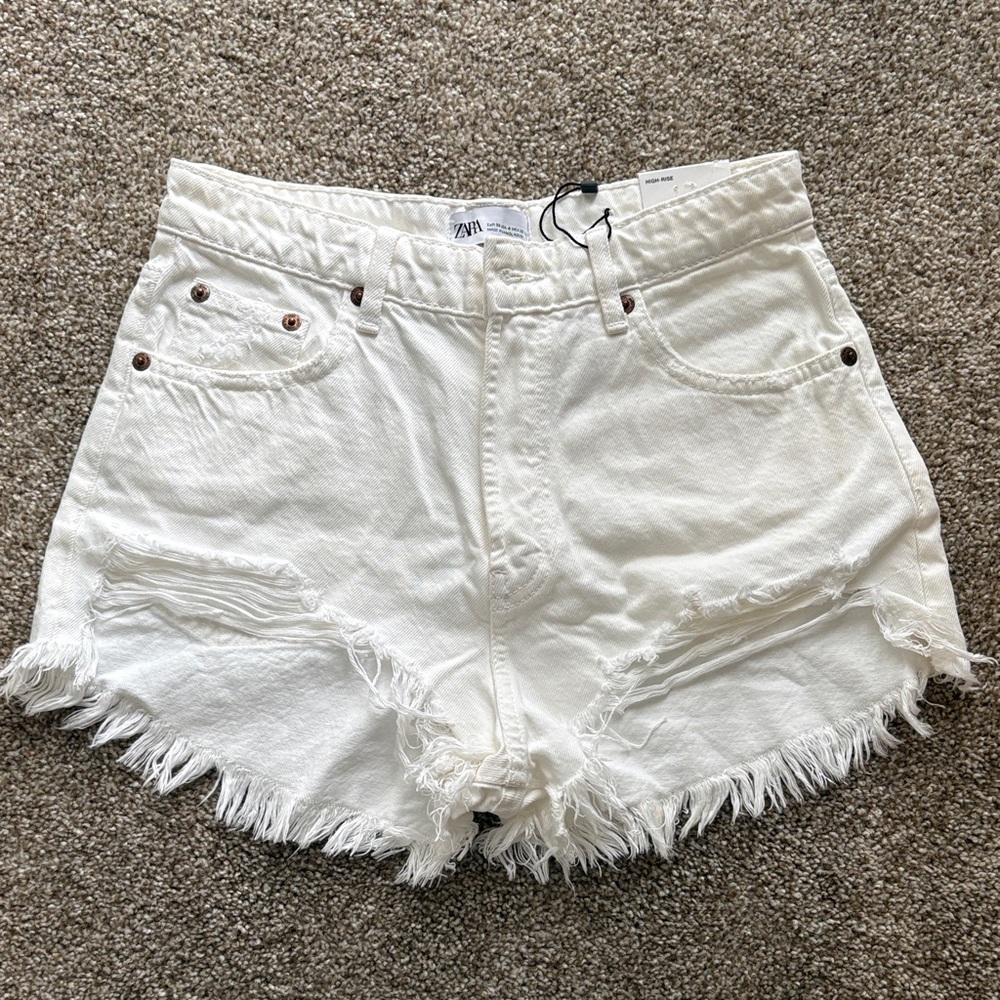 Zara White Frayed Distressed Denim Shorts